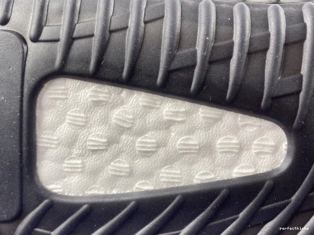 350 BY1604 Yeezy Core Black White Adidas Boost V2 0717